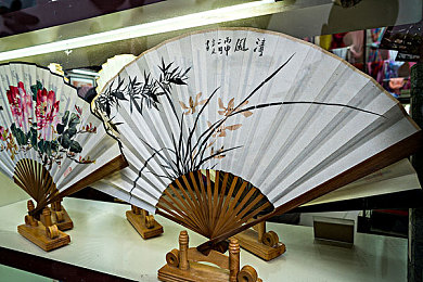 夜恋列表全部支持安卓uc,夜恋升级：安卓uc兼容，夜间社交更畅快