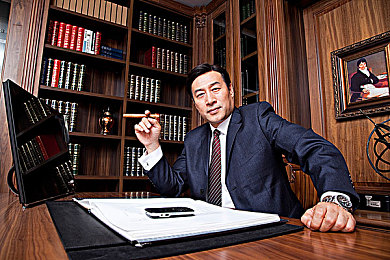 99热2,揭秘：“99热2”现象背后的互联网新生态-1