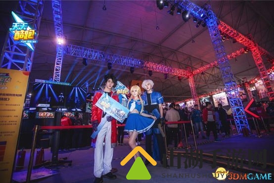 天天酷跑热血战车亮相TGC 明星战队燃爆跑酷激情