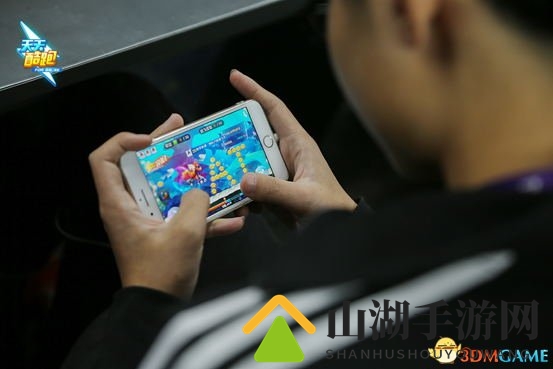 天天酷跑热血战车亮相TGC 明星战队燃爆跑酷激情