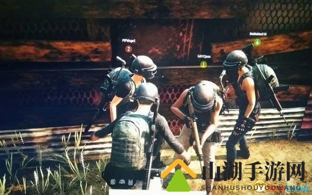 《绝地求生》逆天BUG：躲进队友尸体 无敌30秒