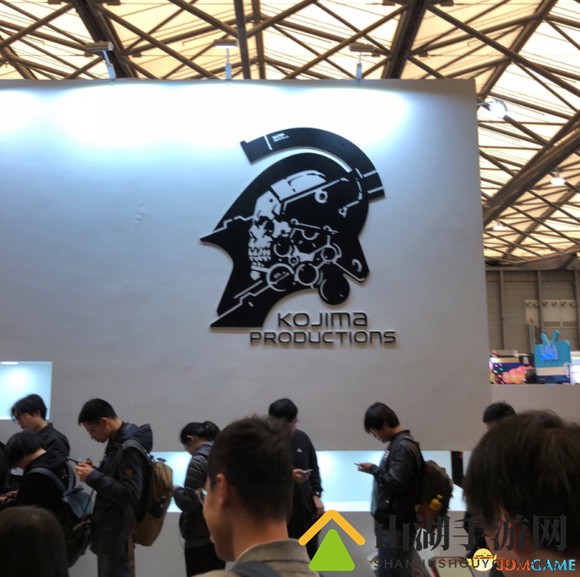 小岛秀夫上海WF展亮相，精美周边引关注